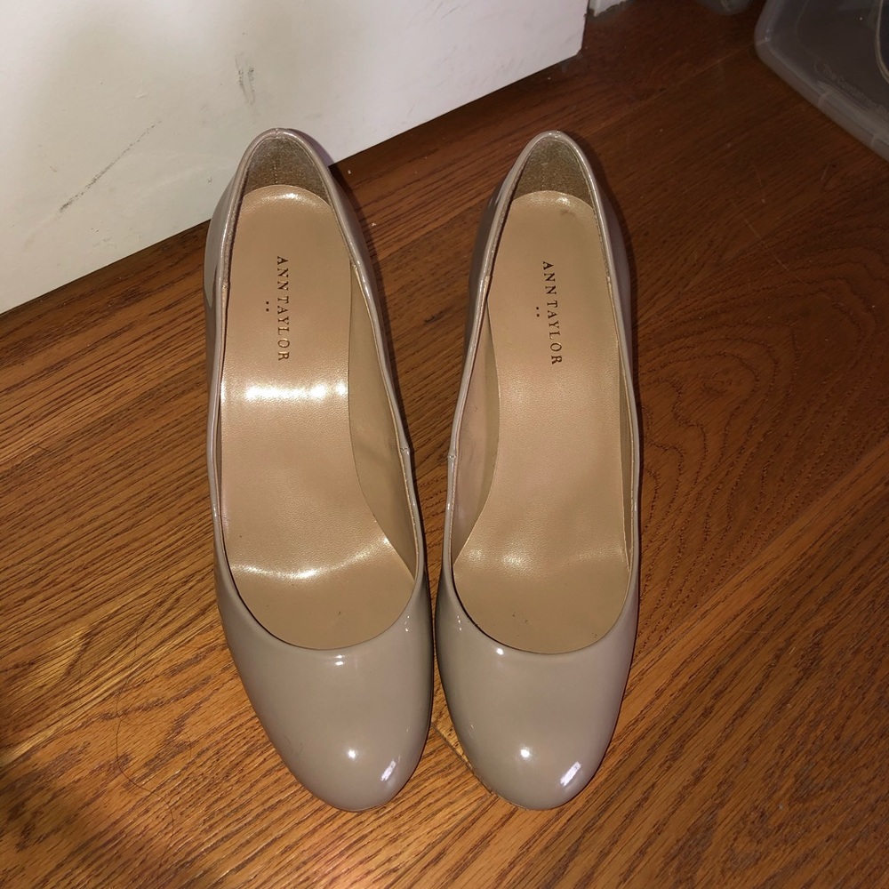 Ann Taylor pumps